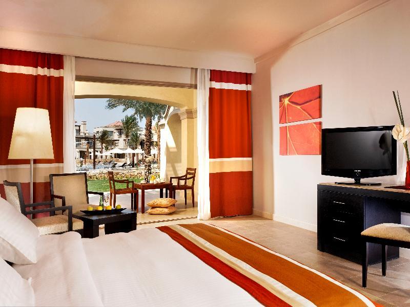 Jaz Little Venice Golf Resort Ain Sukhna Bagian luar foto A room at the Sheraton Jumeirah Hotel