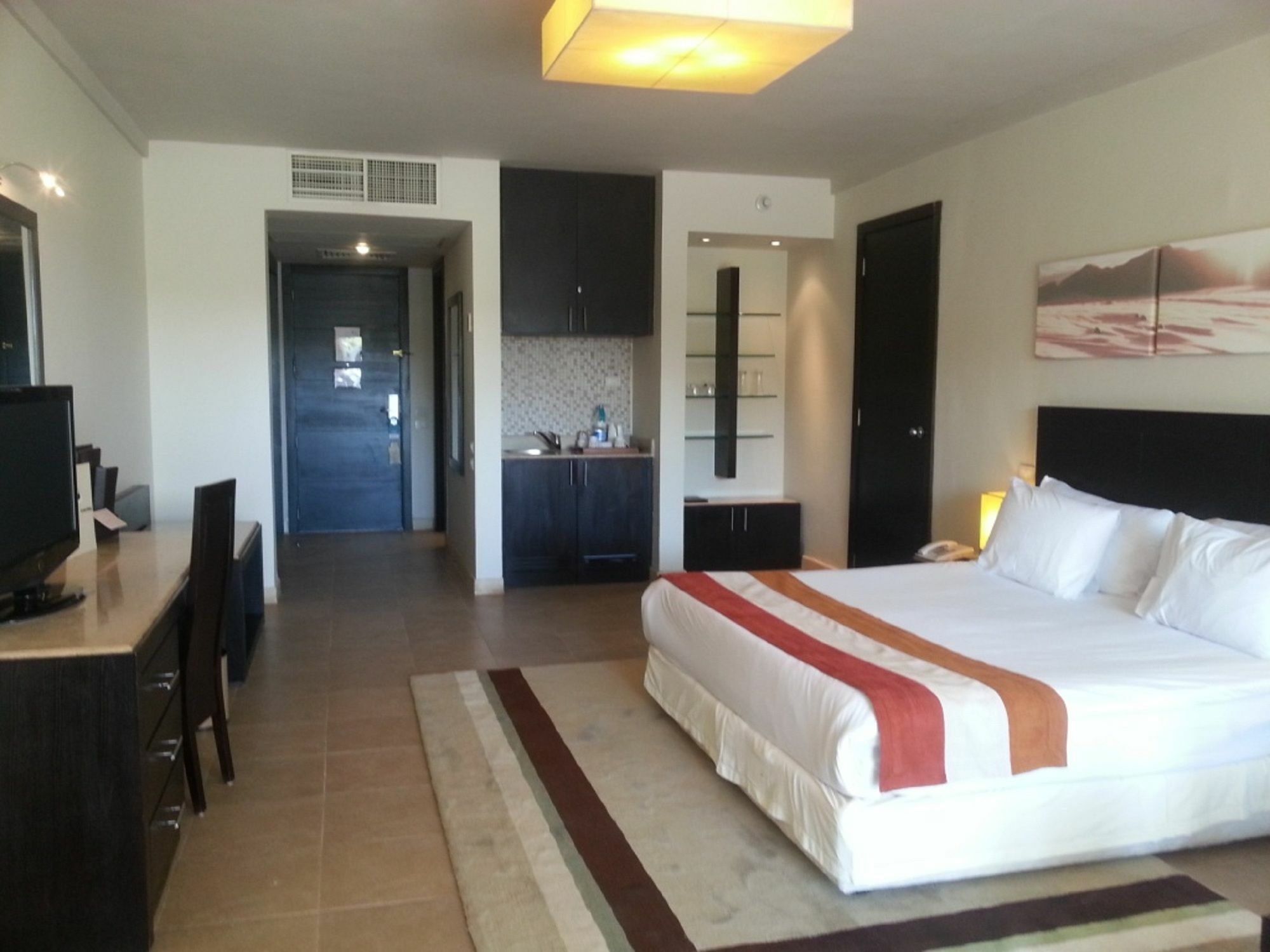 Jaz Little Venice Golf Resort Ain Sukhna Bagian luar foto A room at the hotel