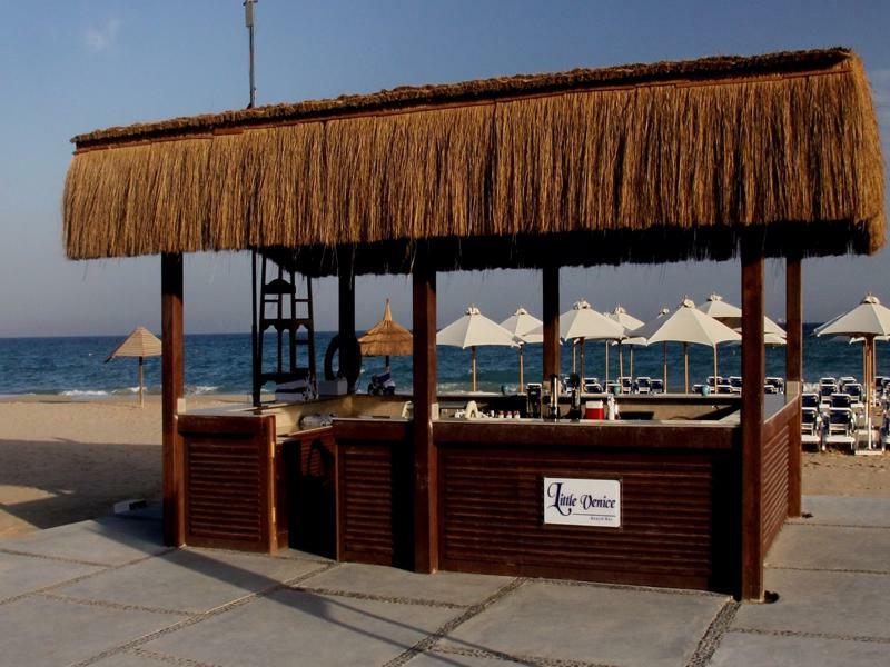 Jaz Little Venice Golf Resort Ain Sukhna Bagian luar foto Beach bar in Hurghada, Egypt