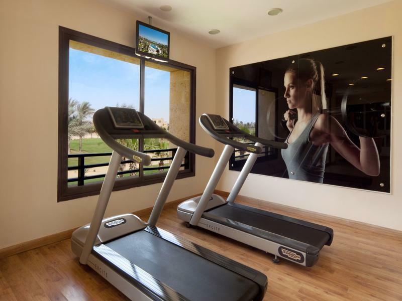 Jaz Little Venice Golf Resort Ain Sukhna Bagian luar foto A treadmill